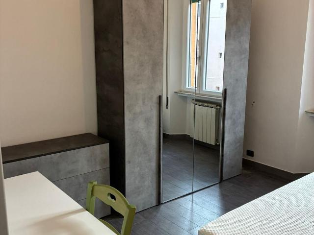 Stanza Singola ristrutturata, Pisa tribunale