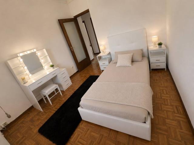 Stanza singola Strada Navetta 16, Parma