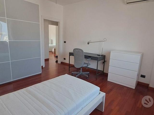 Stanza singola studentessa lum casamassima
