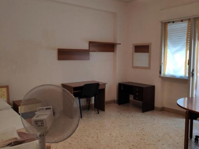 Stanza per ragazza zona universitariaLUMSA centro