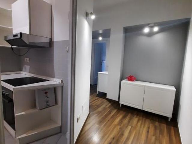 Stanza per studentessa appartamento metro Corvetto 490€ mese