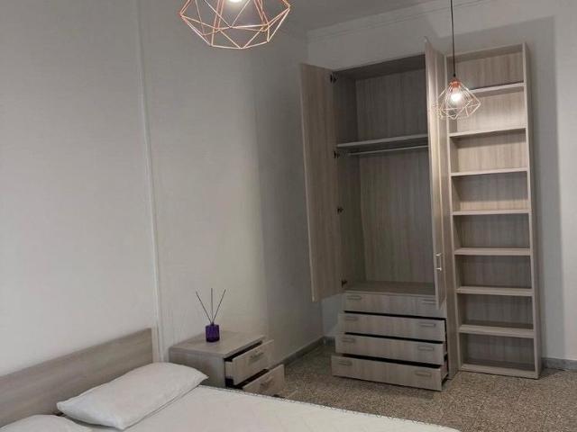 Stanza per studentessa zona fonsarda