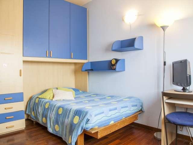 Stanza privata in appartamento a Pineta Sacchetti, Roma