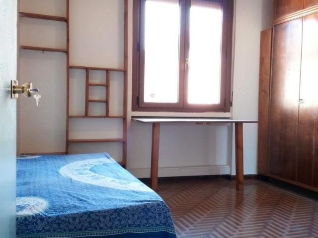 Stanza privata libera subito 500 euro