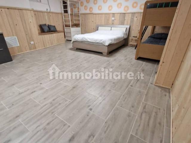 Stanza tripla via Generale Luigi Cadorna 19, Cormano