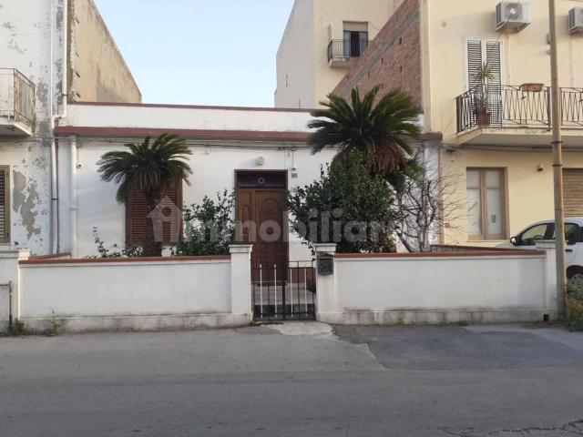 Stanza tripla via Policastrelli 47, Milazzo