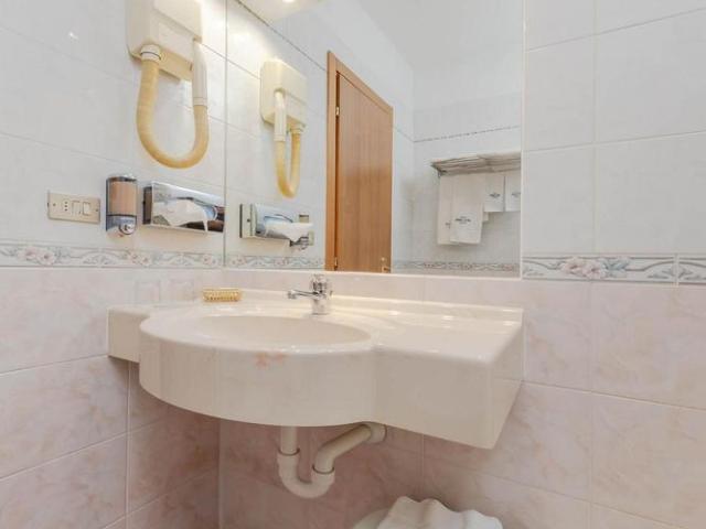 Stanza Tutto Incluso,Bagno Priv.[NO_CVL38 A_D87]