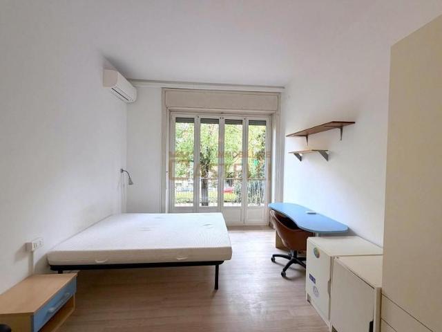 Stanza Viale Beatrice D'Este 700€