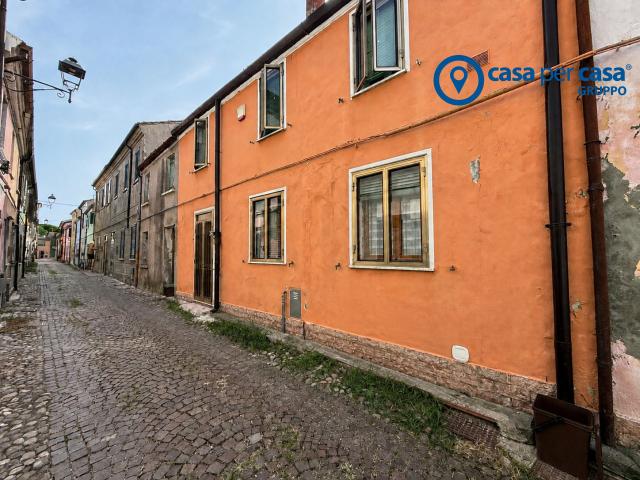 Stanze e posti letto in centro ad Adria