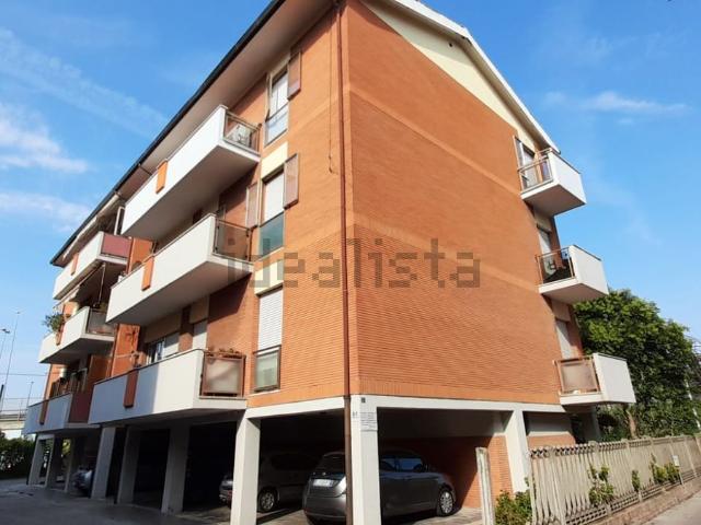 Stanze in affitto di m² in Piazza Alcyone, 18