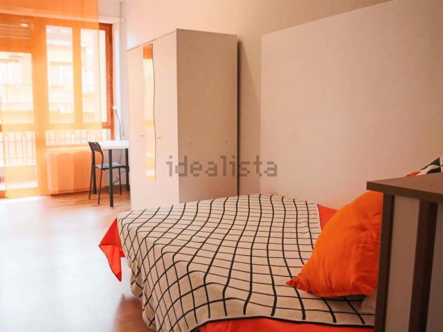 Stanze in affitto di m² in Via Tigellio, 24