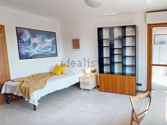 Stanze in affitto di m² in Via Tirana, 50