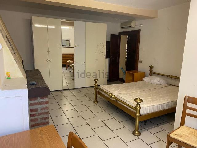 Stanze in affitto di m² in Via U. Sbrillanci, 8