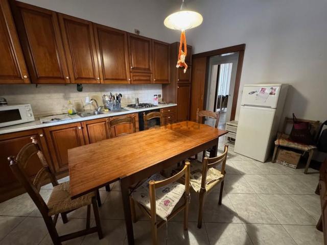 Stanze in affitto di m² in Via Vittorio Veneto