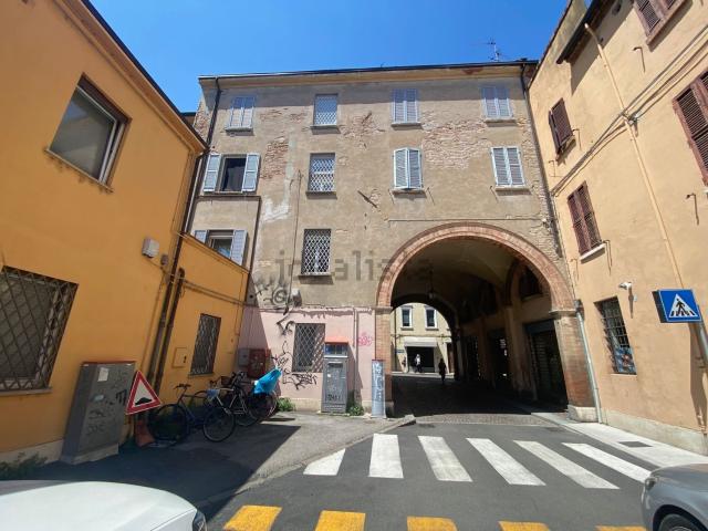 Stanze in affitto di m² in Via Gaetano Previati, 6