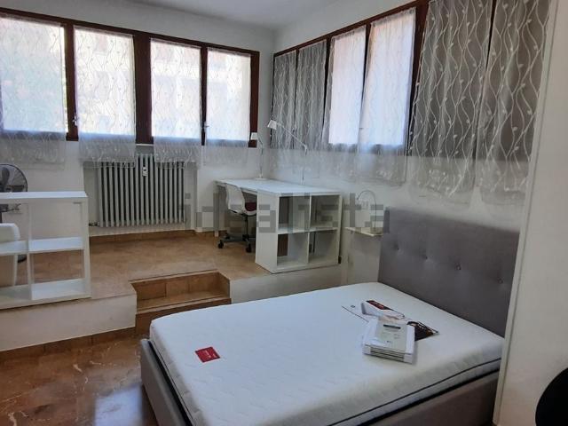Stanze in affitto di m² in Via Giacomo della Torre, 2