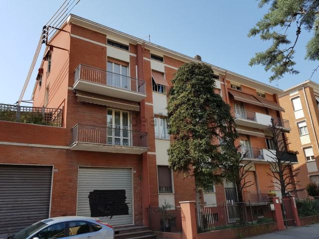 Stanze in affitto di m² in Via Ippolito Nievo