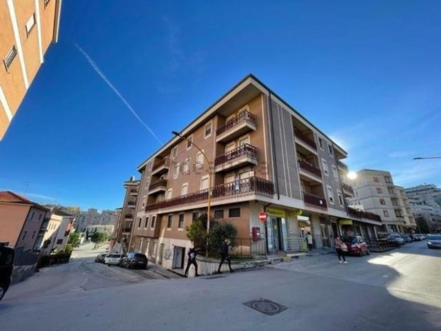 Stanze in affitto di m² in Via Luigi D&apos Amato, 17