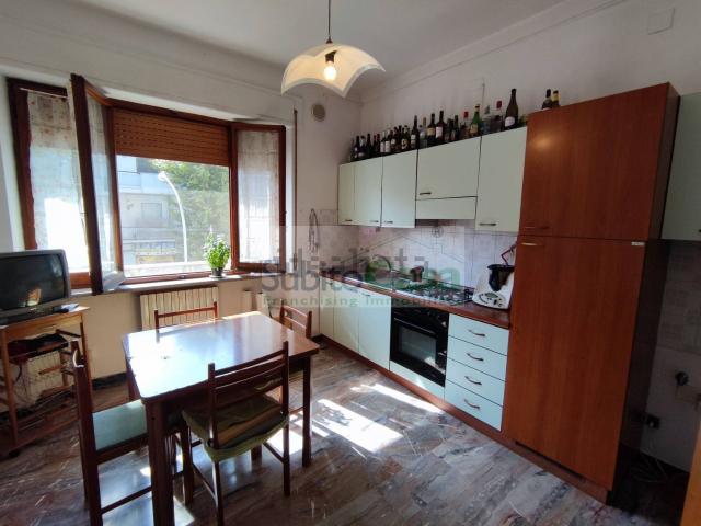 Stanze in affitto di m² in Viale B. Croce, 466