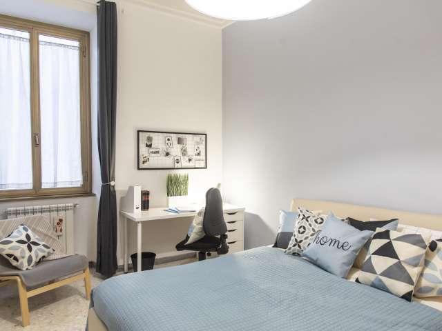Stanze in affitto in un appartamento con 3 camere da letto a Roma