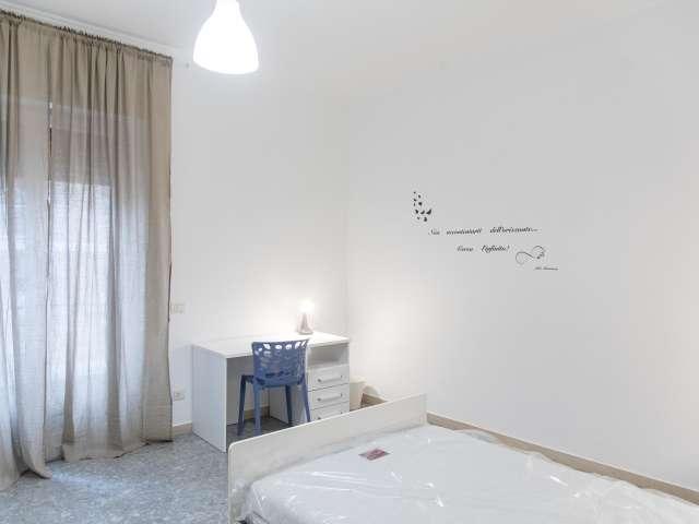 Stanze in affitto in un appartamento con 4 camere da letto a Roma
