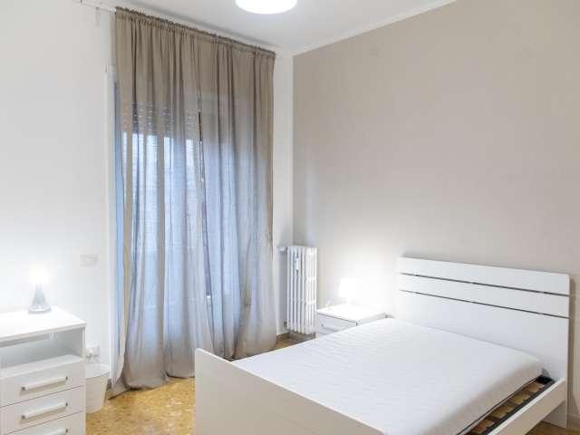 Stanze in affitto in un appartamento con 4 camere da letto a Roma
