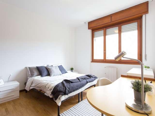Stanze in affitto in appartamento con 3 camere da letto a Milano