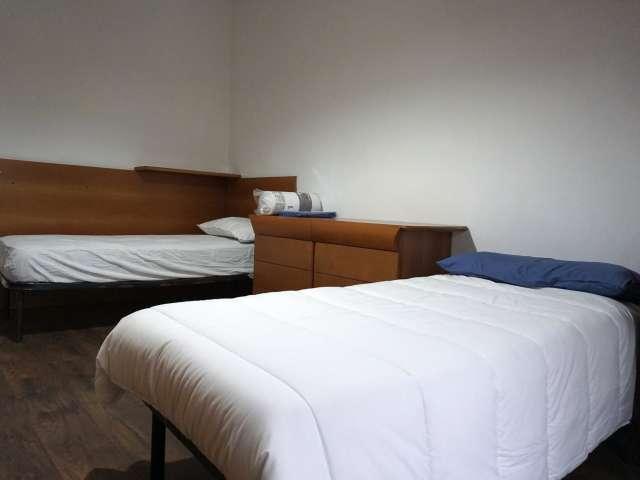 Stanze in affitto in appartamento con 3 camere da letto, Crescenzago