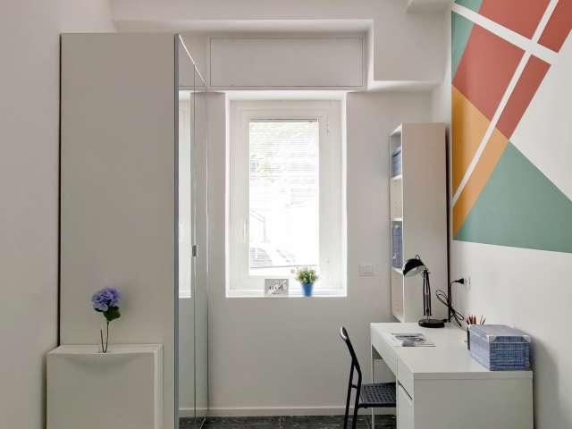 Stanze in affitto in appartamento con 5 camere da letto a Milano