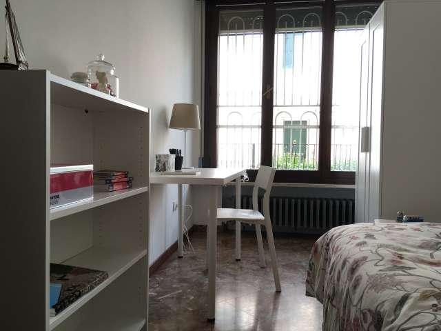 Stanze in affitto in appartamento con 9 camere da letto a Padova