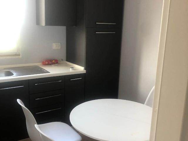 STANZE IN VIA PINTURICCHIO DISPONIBILE SOLO PER IL MESE DI AGOSTO