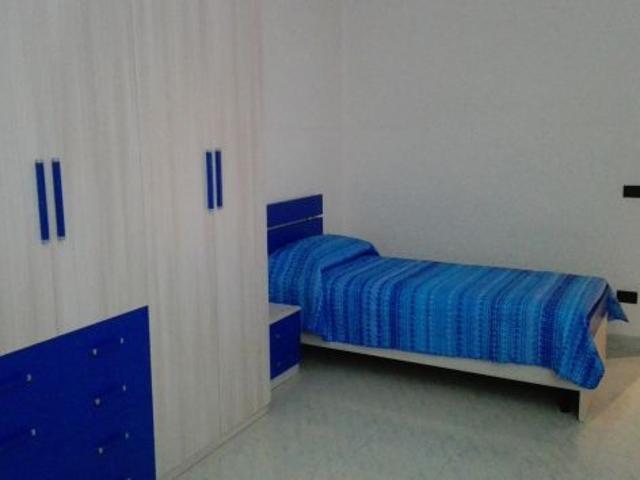 Stanze singole arredate per studentesse/lavoratrici