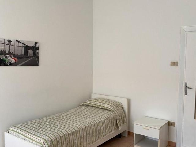 Stanze singole per studenti Via Marsiglia