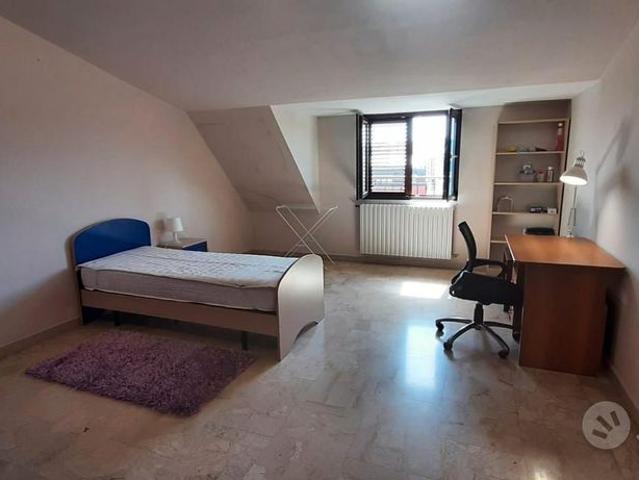 Stanze per studentesse o lavoratrici