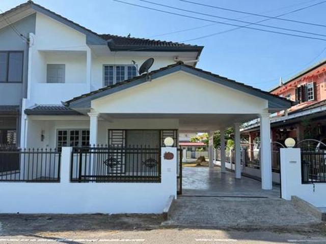 Stapok Double Storey SemiDetached House For Sale 679 pts 4 bedroom