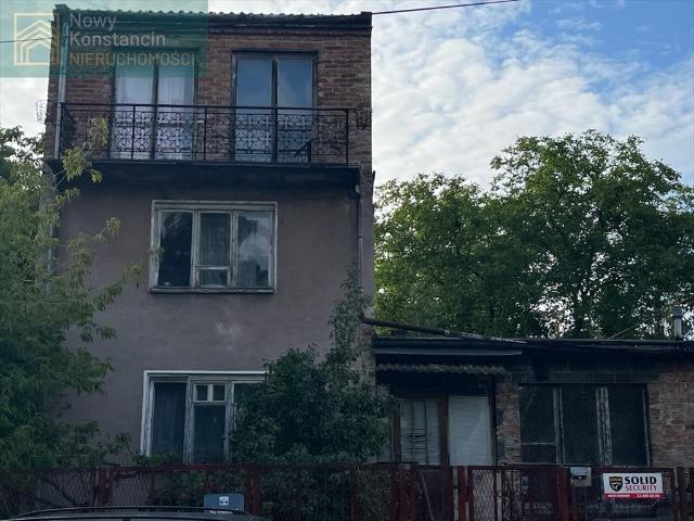Do sprzedania przestronna willa 240 m² z potencjałem na Mokotowie i Wilanowie