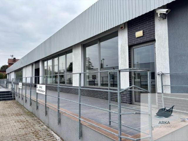 Obiekt handlowo magazynowy 990 m² z dużym placem i halą