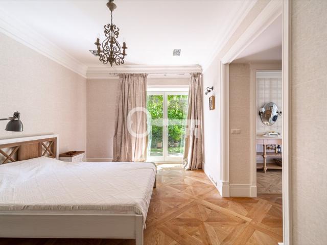Stare Babice, 680 m2