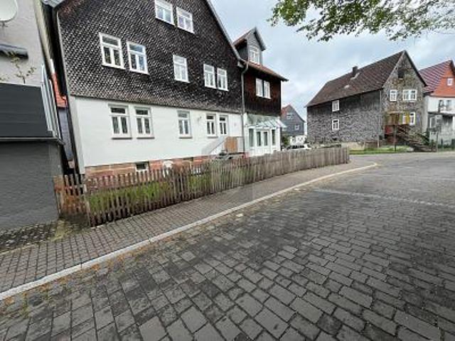 STARKES INVESTMENT IN WACHSTUMORIENTIERTER LAGE
