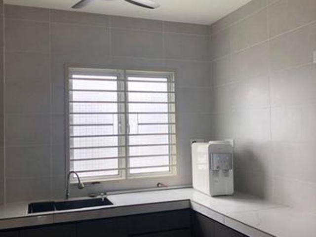 Starling Bandar Rimbayu 4 rooms Partly furnished unit