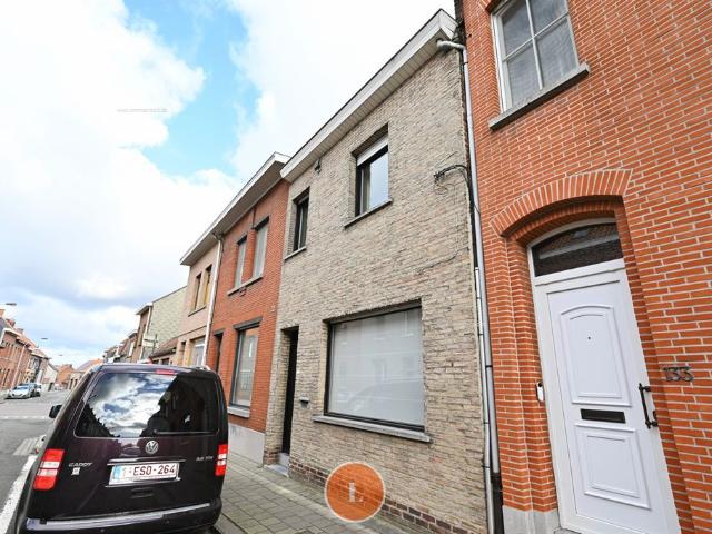 Starterswoning met 4 slaapkamers, garage en uitweg!