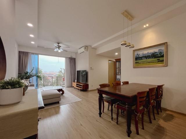 Starville Condominium For Sale, $1,980,000, 3 Bed 3 Bath 1,270 sqft $1,559.00 psf