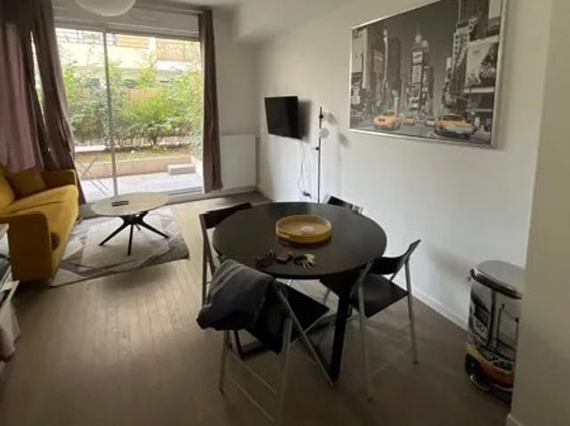 STUDIO CHARENTON LE PONT PARKING 3006