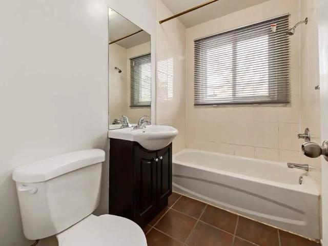Steven Manor 1 Bedroom Apartment for Rent at 10637 105 St Nw, Edmonton, AB T5H 2X1 Central McDougall
