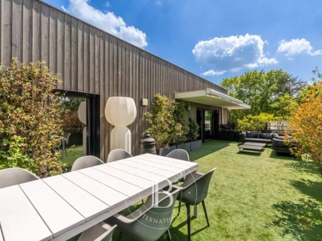 Sté BARNES Exclusivité Comme une maison sur les toits Appartement 153 m² à La Celle Saint Cloud Terrasses 90 m² Année 2019
