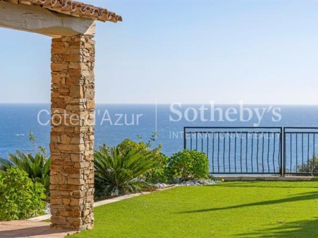 Ste Maxime, domaine privé recherché, maison provençale de charme rénovée avec vue mer