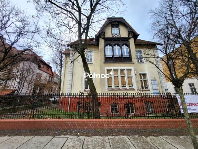 Stefana Okrzei 717 m², Legnica