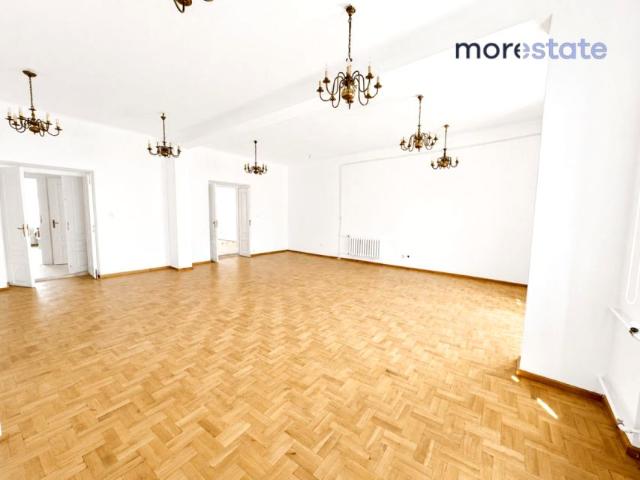 Stefana Batorego 860 m², Kraków