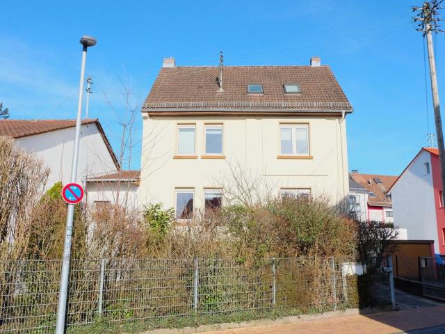 Steinbach! Einfamilienhaus mit ca.153m² Wohnfläche auf 496m² Grundstück