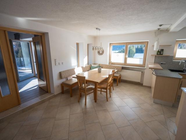 Steinberg am Rofan Traumhaftes Mehrfamilienhaus mit Einliegerwohnung Samt Freizeitwohnsitz und Exquisitem Weinkeller zum Verkauf